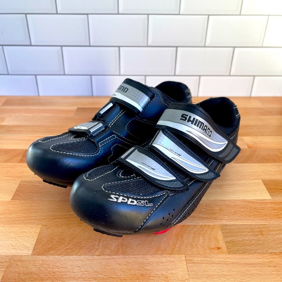 Shimano size 7.2 US /39 EU black cycle shoes. - Picture 1 of 5